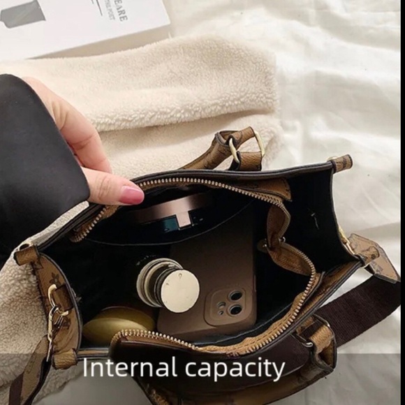 Designer Brown Floral Pattern Crossbody and Handbag - Picture 7 of 14